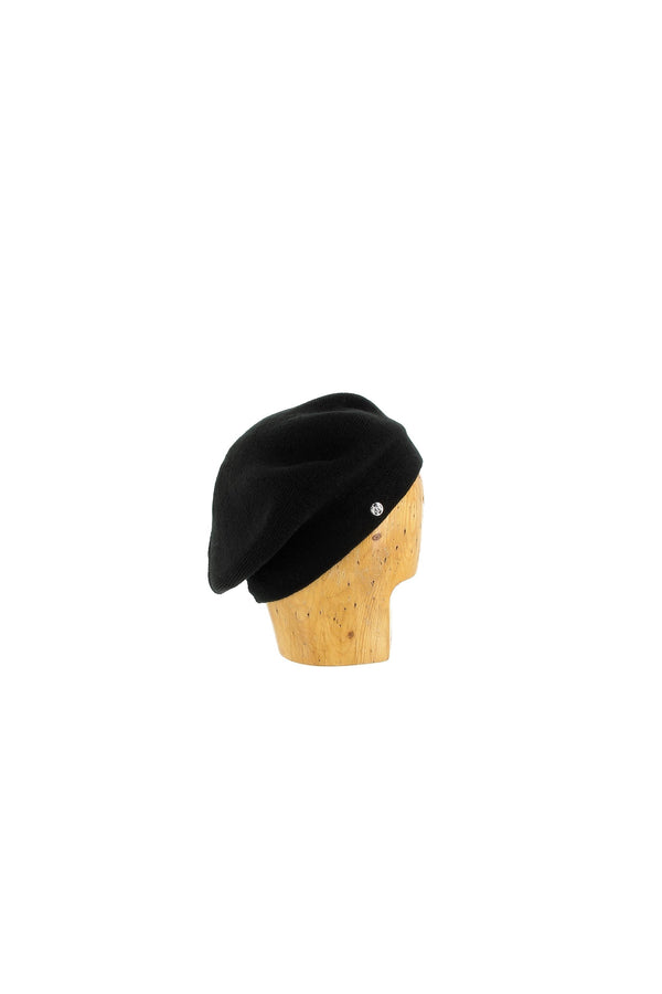 Saari-Black-KN Kati Niemi